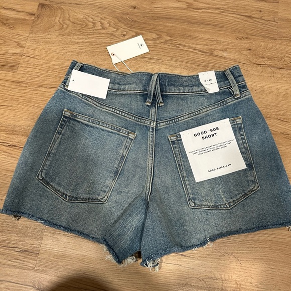 Good American Blue Jean Shorts - Picture 6 of 6